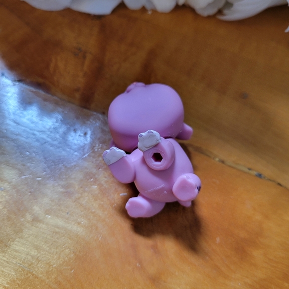 Littlest Pet Shop LPS #1773 Guinea Pig Purple Blue Eyes 2007 - Picture 7 of 10